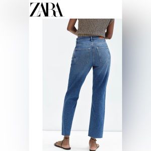 NWT ZARA Straight Fit Jeans High Rise Jeans • Size 0